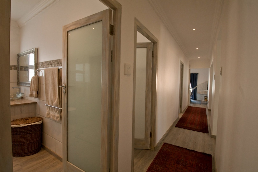 4 Bedroom Property for Sale in Outeniqua Strand Western Cape